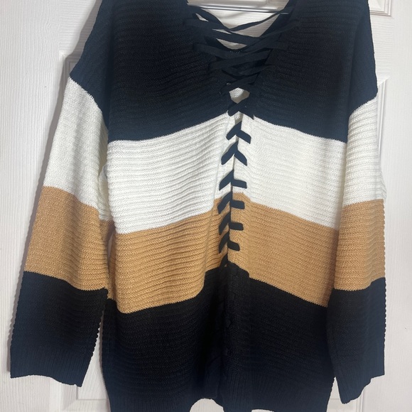NWOT Plus Size size 3x color block vneck sweater with lace up back trendy - Picture 7 of 9